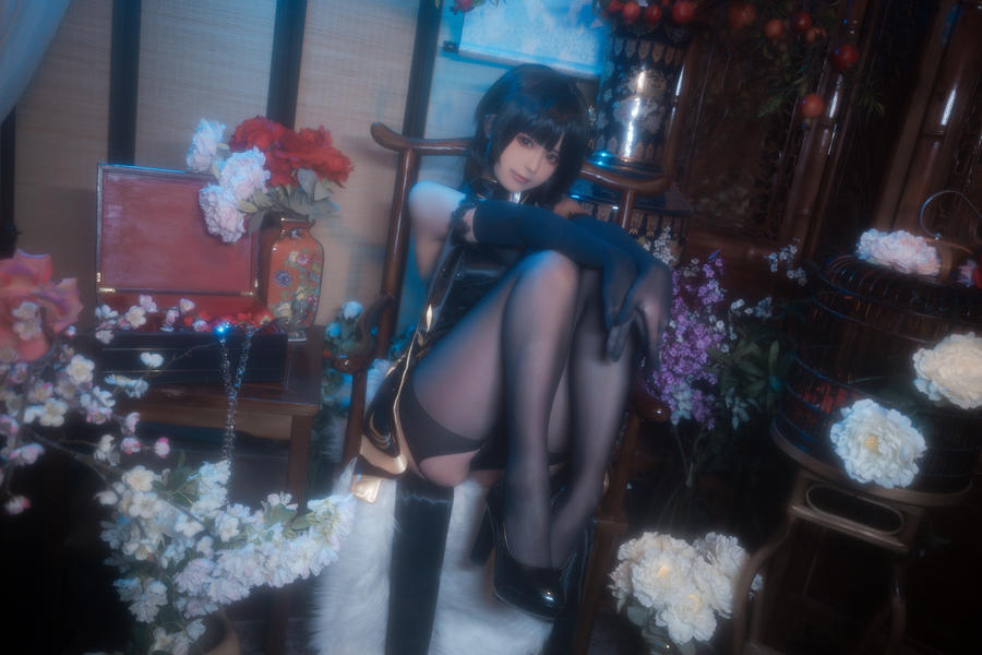 Quan冉有点饿cos碧蓝航线镇海旗袍