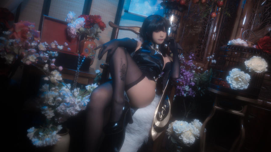 Quan冉有点饿cos碧蓝航线镇海旗袍